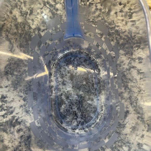 The Pampered Chef Blue Quick Stir Pitcher 1 Gallon 4 Qt. Hard to Find - Picture 4 of 5